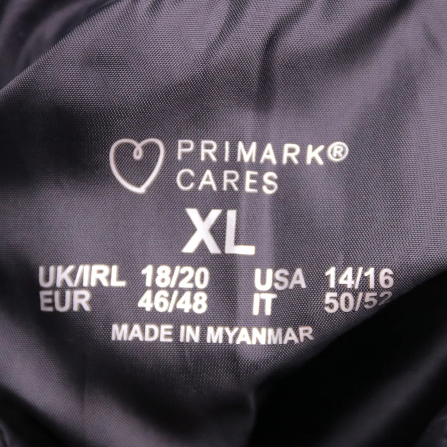 Чёрная куртка Primark с капюшоном, размер 52 (XL)